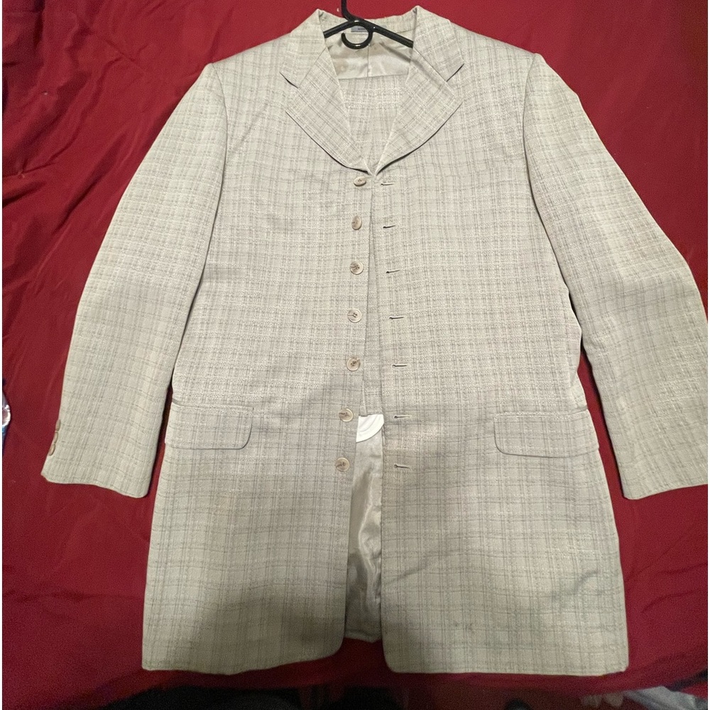 R46/40 suit